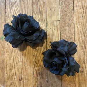Black Rockabilly Flowers